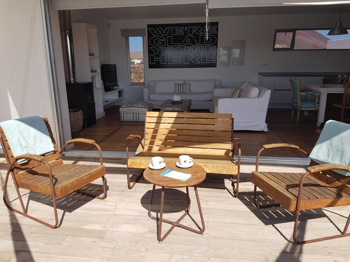 Majanicho Rock - Villa With Heated Pool Lajares Exterior photo